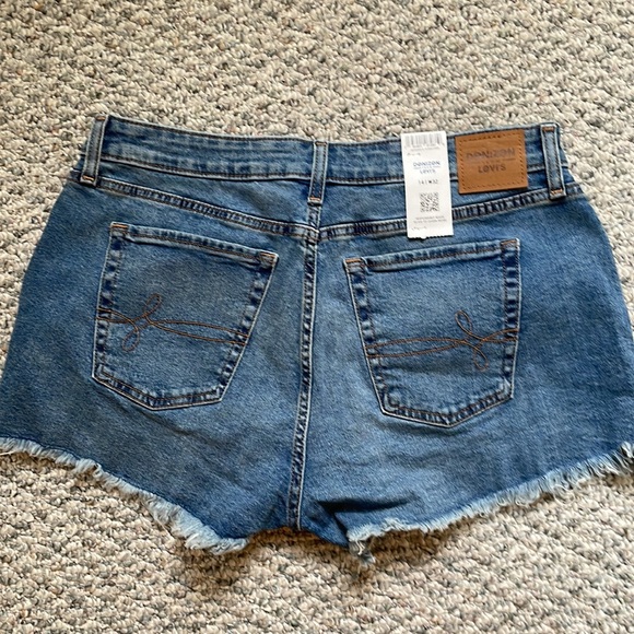NWT: Denizen from Levi’s jean shorts - Picture 4 of 5